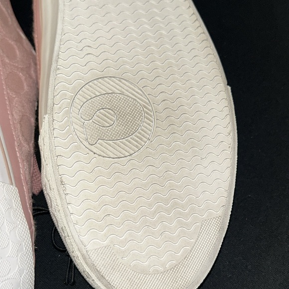 Coach Pink Sneakers Classic Low-Top Design - Picture 13 of 16